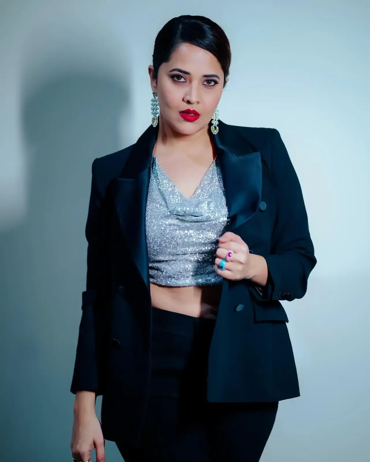 GLAMOROUS SOUTH INDIAN ACTRESS ANASUYA BHARADWAJ PHOTOS IN BLUE COAT 4